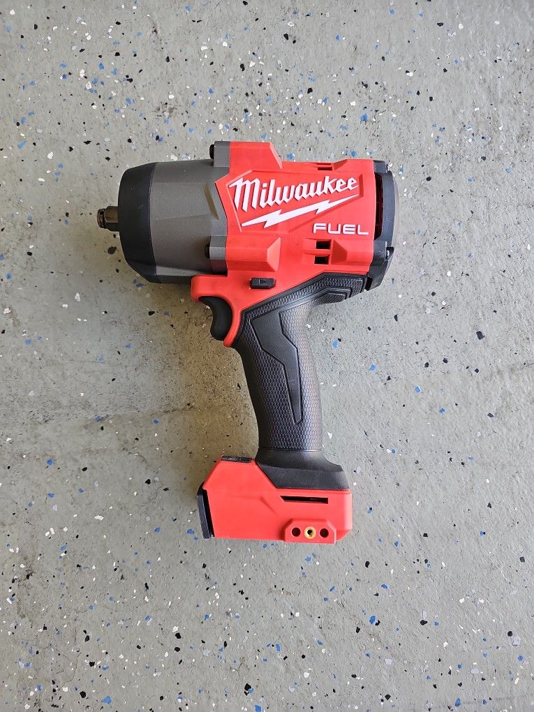 Milwaukee M12 & M18 Tools