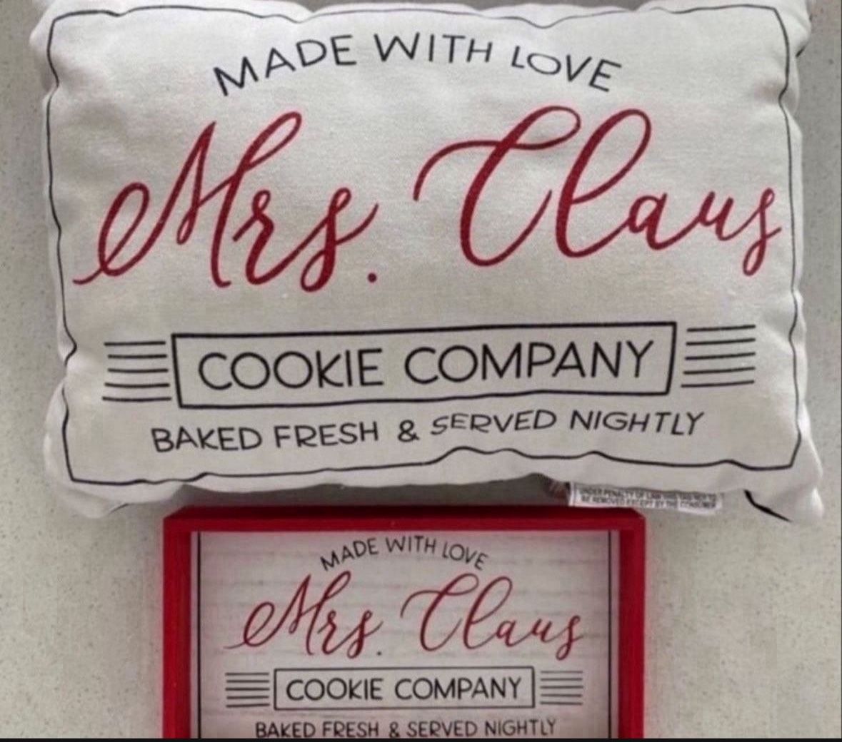 MRS CLAUS BUNDLE OF PILLOW AND WOOD TABLE FRAME