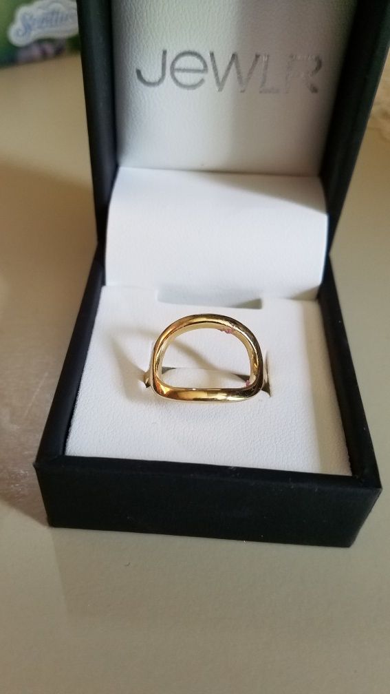 Gold ring