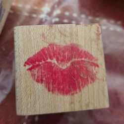 Kiss Stamp! 💋