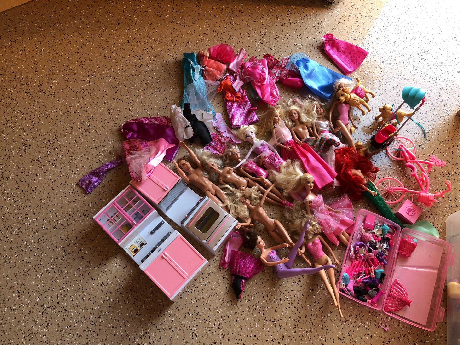 Barbie lot of 12 dolls And accessories