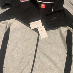 Size Medium, Grey/Black Nike Tech Fleece New gen (2025/ With Tags)
