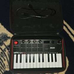 Akai Professional MPK Mini Play3 Case And Cable Included
