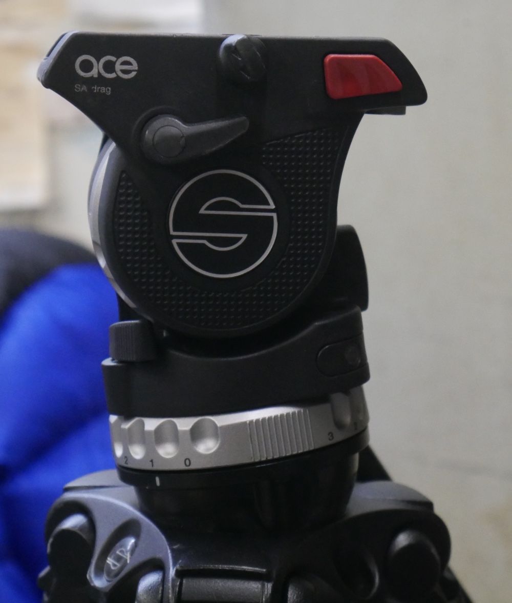 TRIPOD SACHTLER GERMANY ACE SA DRAG L USED. TESTED. IN A GOOD WORKING ORDER.