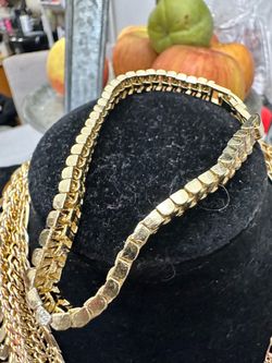 Brand New 14K Gold Plated Bracelet āØ