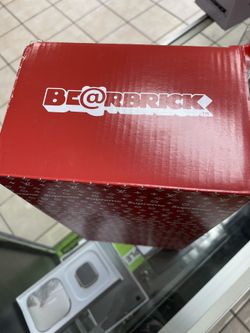 Bearbrick LV 400% Supreme, Arts & Collectibles