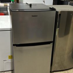 Galanz 4.6 Cu Ft Refrigerator 