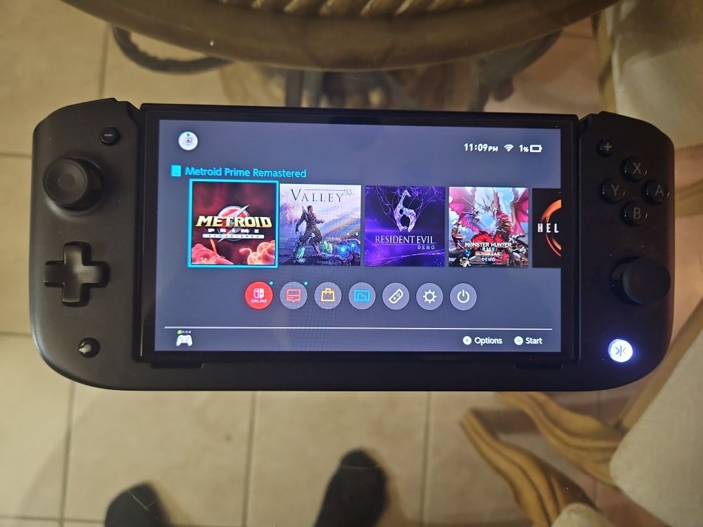 Nintendo Switch OLed W/ Nitro Deck 