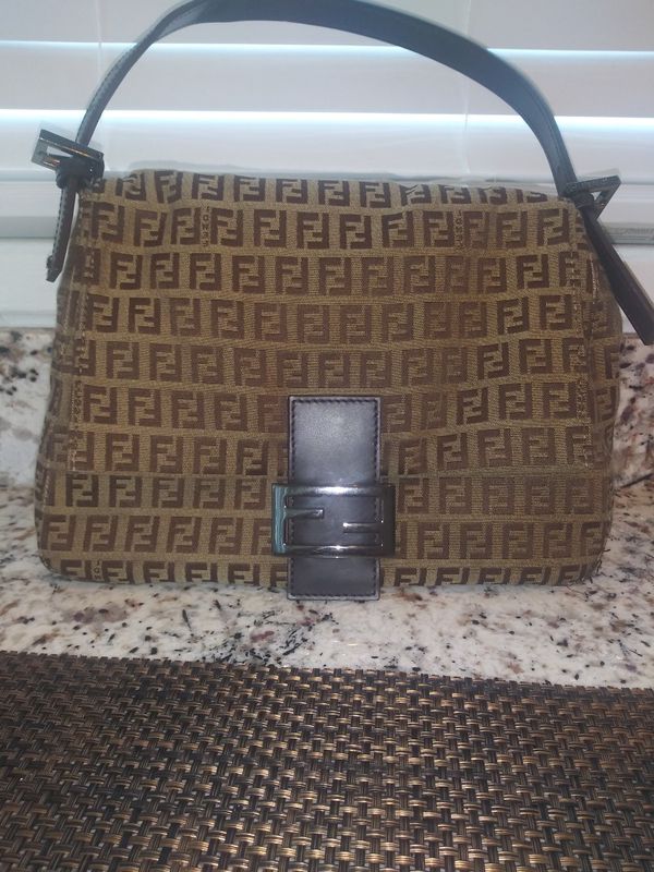 AUTHENTIC Fendi shoulder purse. for Sale in Sacramento, CA - OfferUp