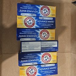 Arm And Hammer Toothpaste 0.9 Oz Pack Of 100 Units Brand New