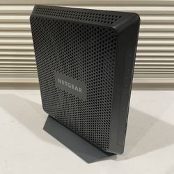 NETGEAR C7000v2 internet router