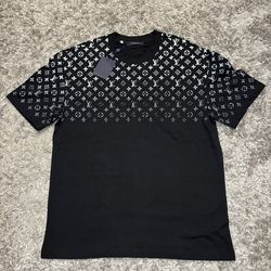 Lv shirt size M
