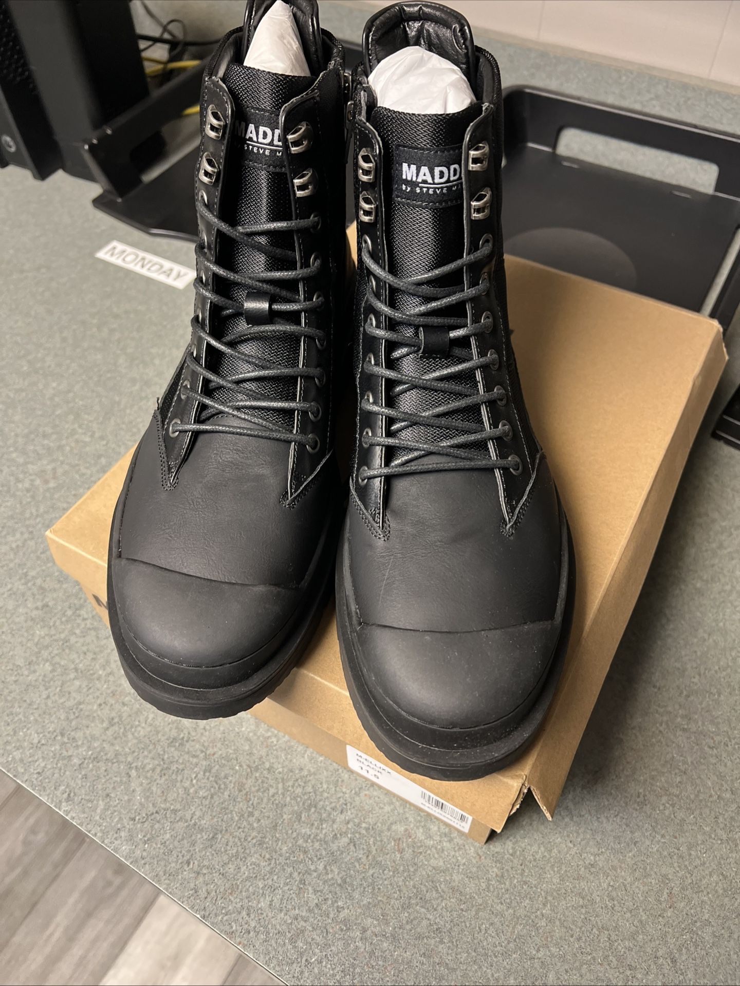 Steve Madden Men’s M-Ellixx Chunky Boot Black Size 11.5