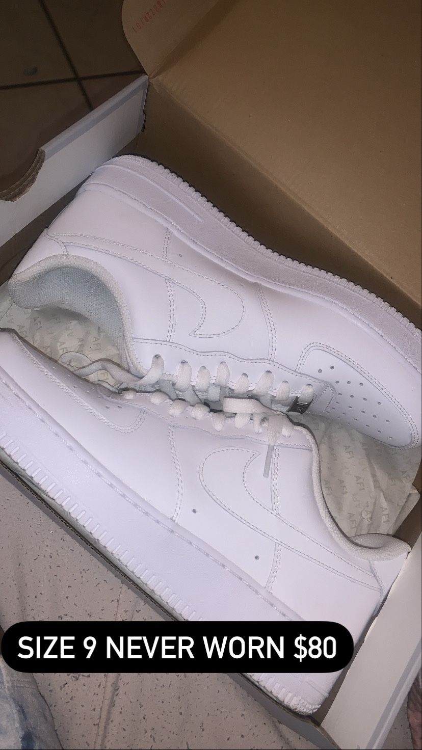 2 Pair Of Nike’s Size 9.5