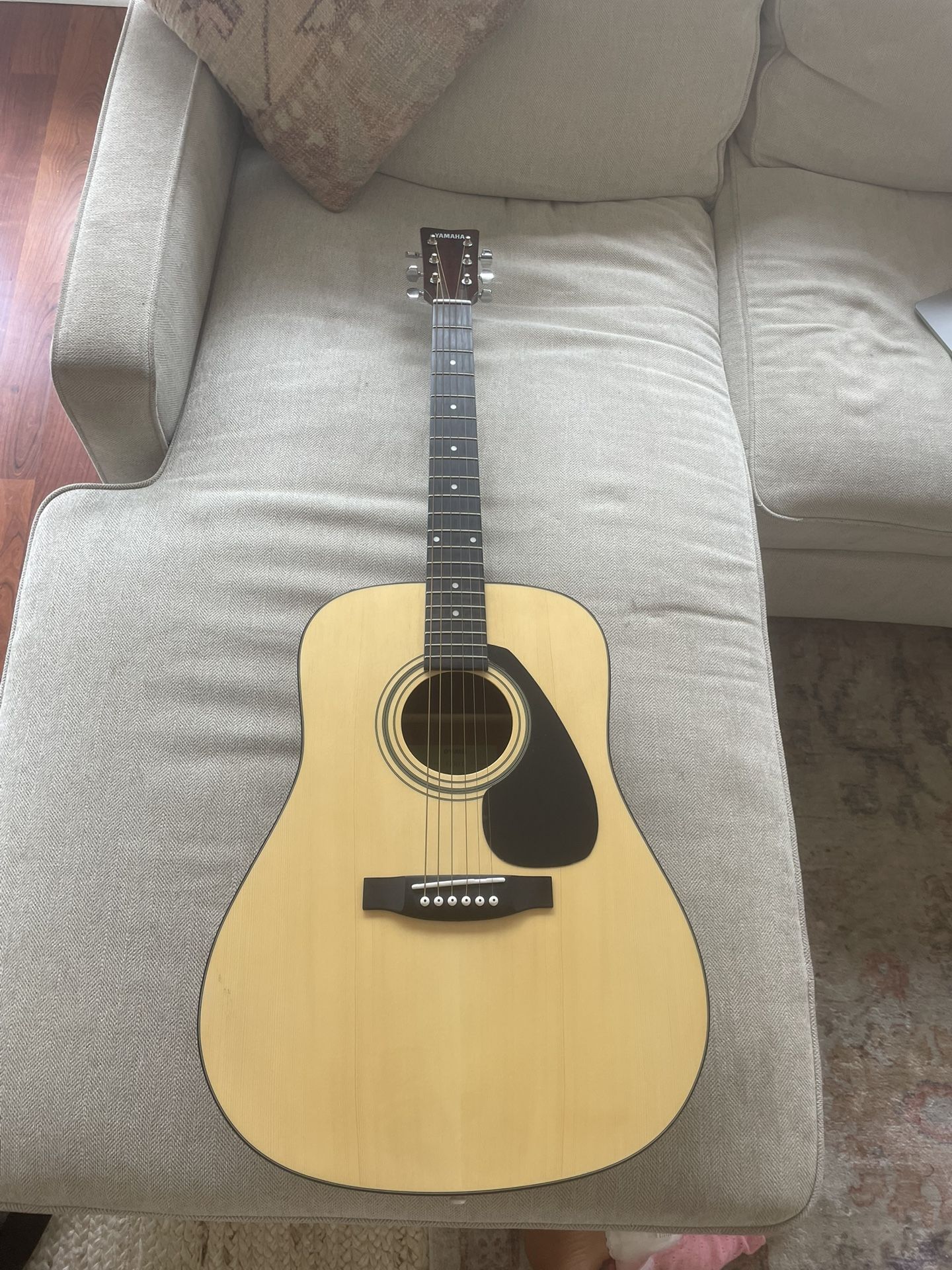Yamaha Acoustic (FD01) Guitar