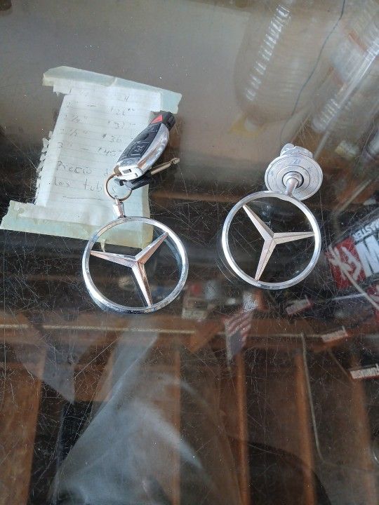 Mercedes Benz Emblem