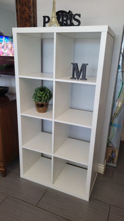 LIKE NEW WHITE CUBE SHELF