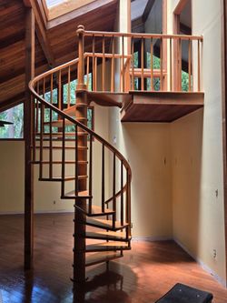 Beautiful Solid Wood Spiral Staircase
