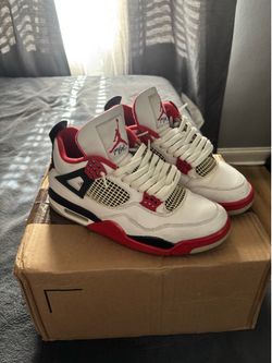 Jordan 4 fire red size 8.5 men