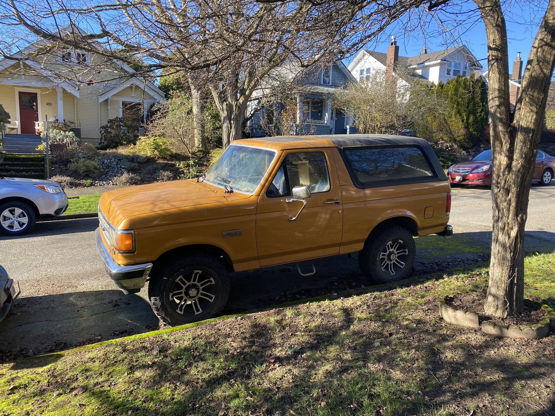 1988 Ford Bronco & Honda Civic Hybrid