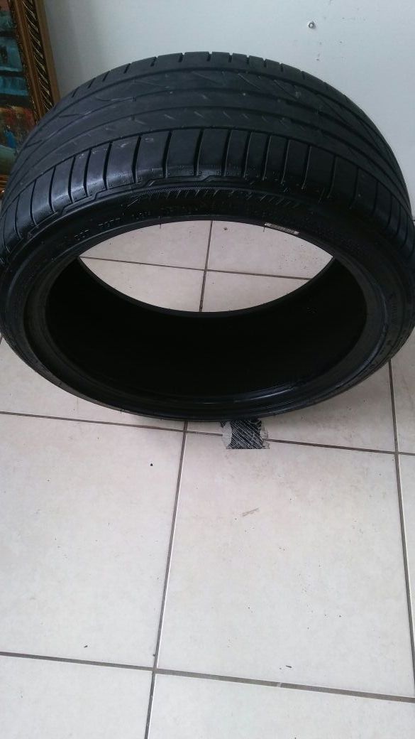 Tire 225 40 18 fireston