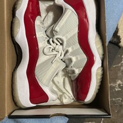 Jordan’s  Retro  11 Low  Size 10.5  Tiendas See   But  Still  In Very  Good  Condition   Og  Box   