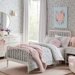 Potter Barn spindle twin bed