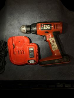 Black & Decker 9.6v-18v Cordless Drill + Fast Charger