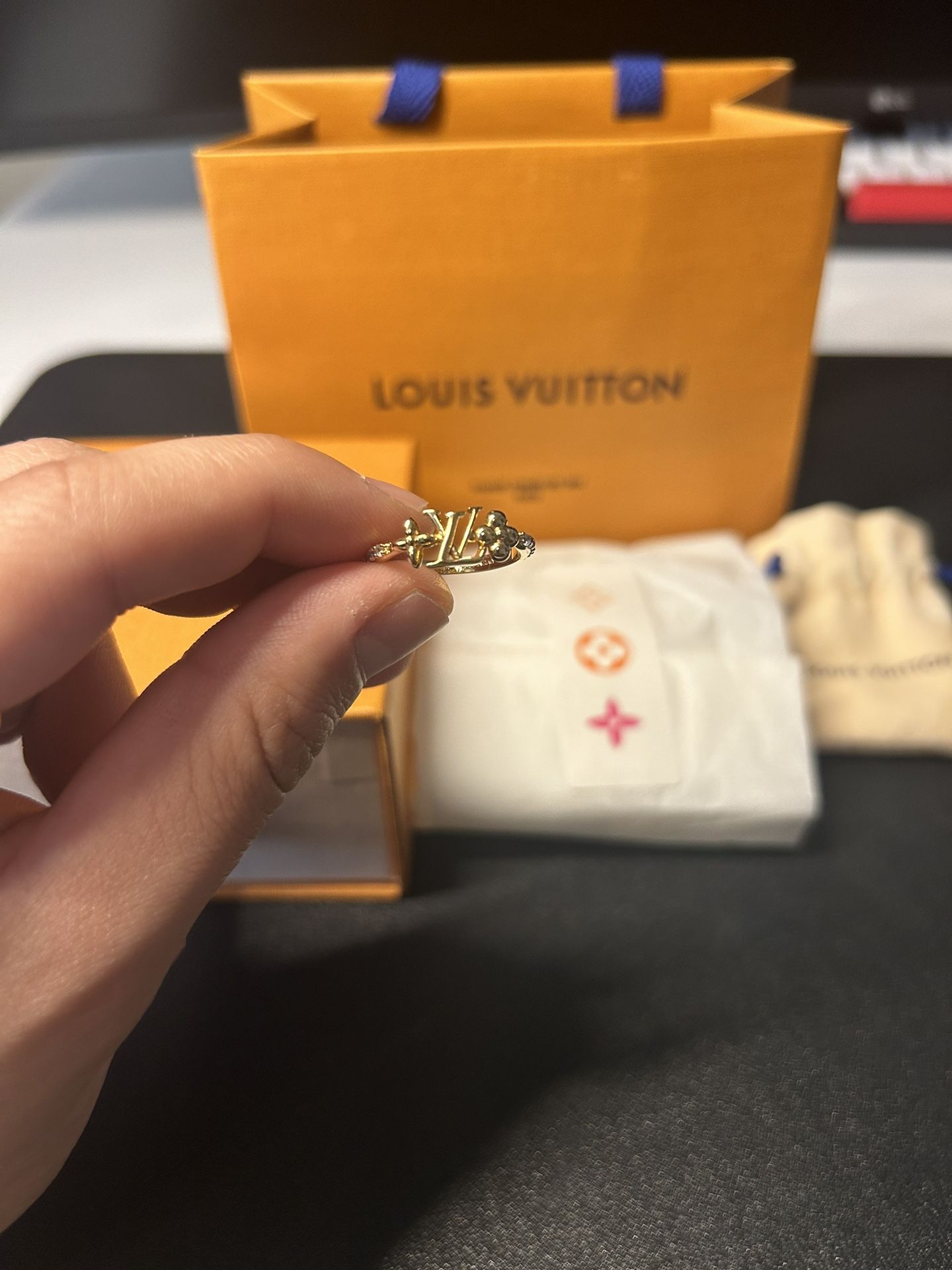 Louis Vuitton Authentic Icon Ring
