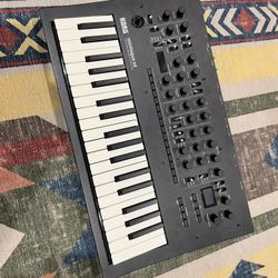 Korg Minilogue XD