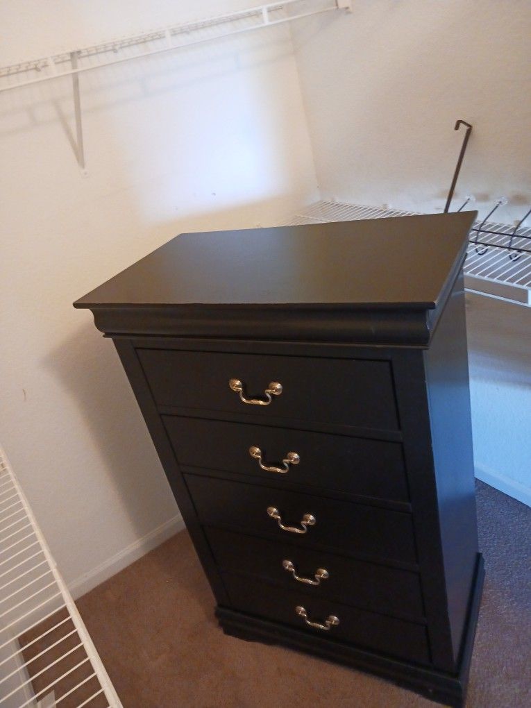 Dresser