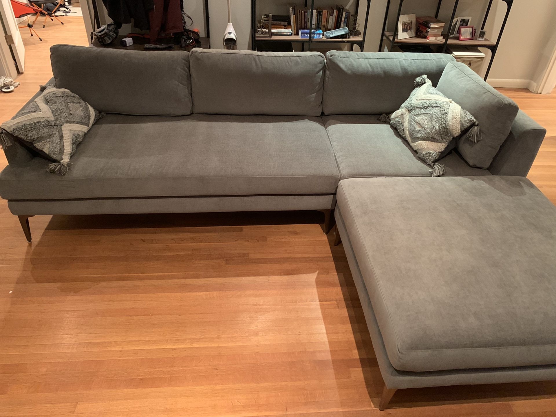 Open Box: Andes Sofa (60–86)