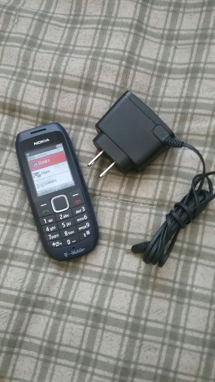 T-Mobile Nokia 1616 Prepaid cell phone