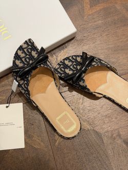 D slipper