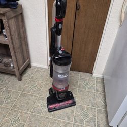 Hoover MaxLife Pro Pet Swivel Upright Vacuum 