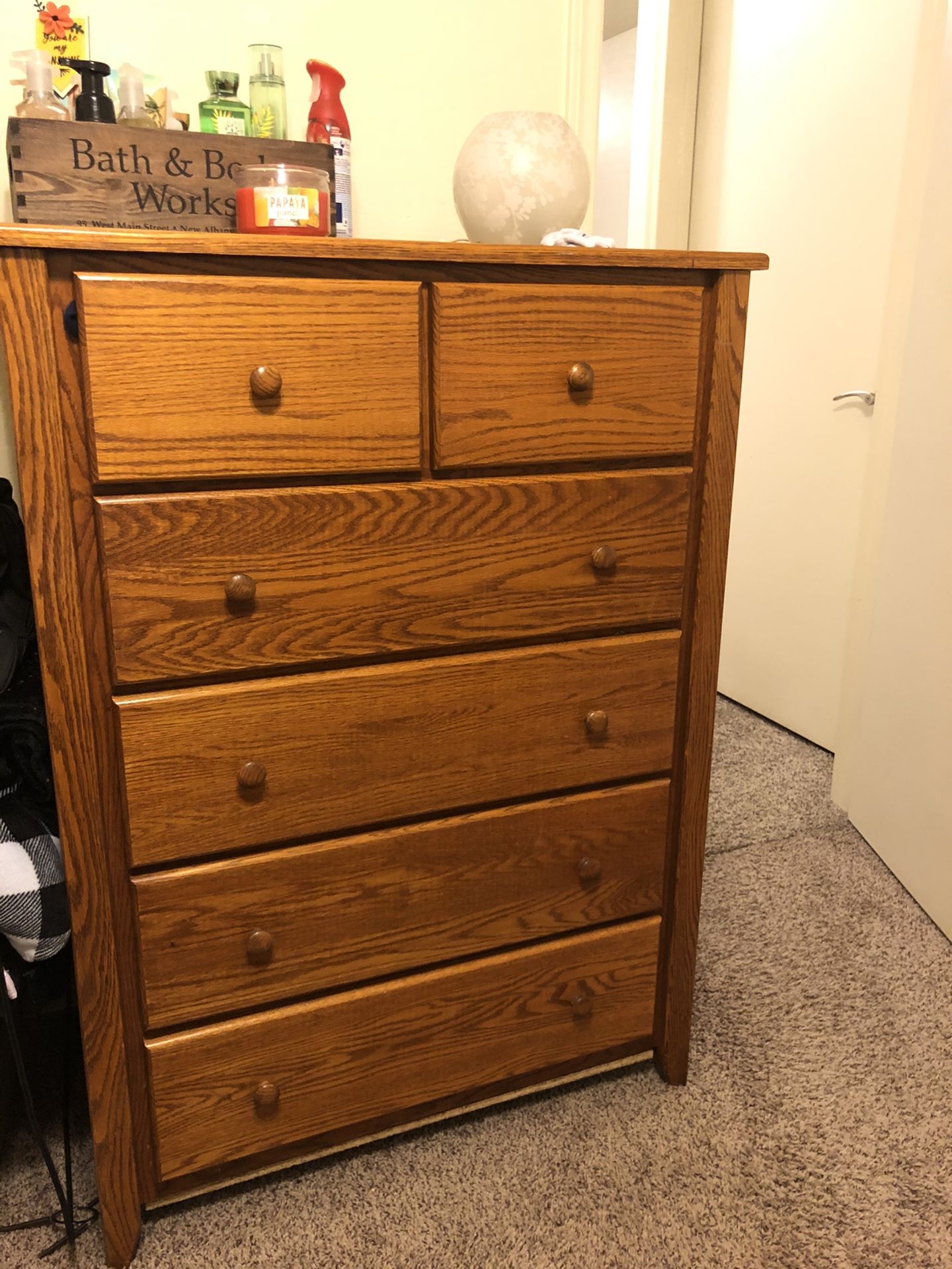 Dresser- 6 drawers