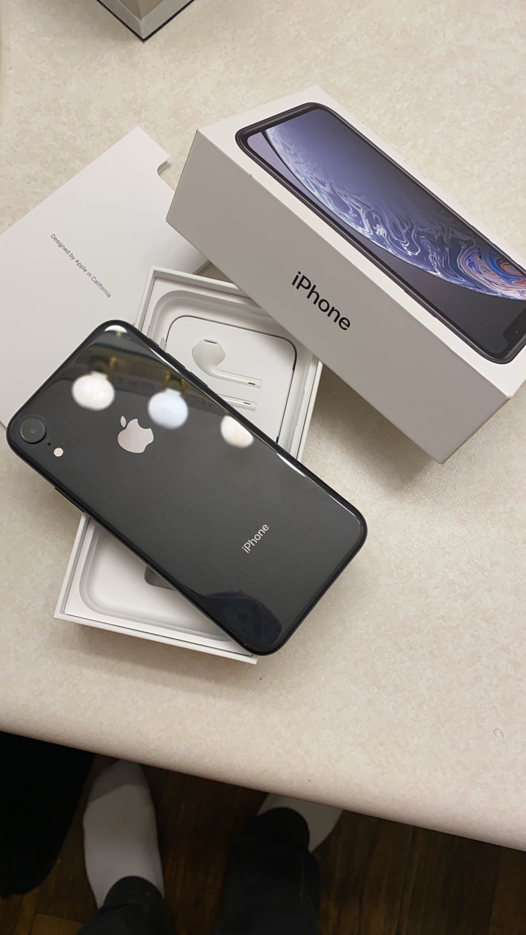 IPHONE XR T-Mobile/Unlocked For Carriers