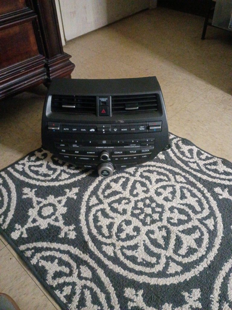 Honda Accord Sedan Radio 20010