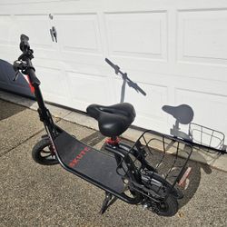 Skute eScooter With Storage Basket