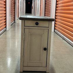 Gorgeous, Multifunctional, Sturdy Night Table With Cupholders Outlets And Storage Space!