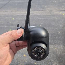 Wifi Security Cam & 30ft Power Cord 