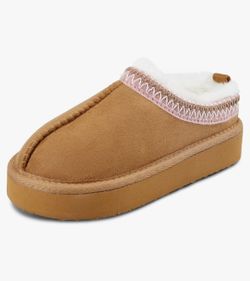 Brand new Jessica Simpson Women’s Indoor/Outdoor Platform Tan Clog Slipper - Size (Large)8-9