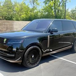 2023 Land Rover Range Rover P530 SE LWB 7 Sport Utility 4D