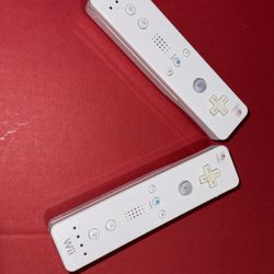 2 WII REMOTES FOR NINTENDO WII