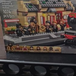 Lego Brand New Factory Sealed  Set #76423 Hogwarts Express Train And Station 1074 Pc 