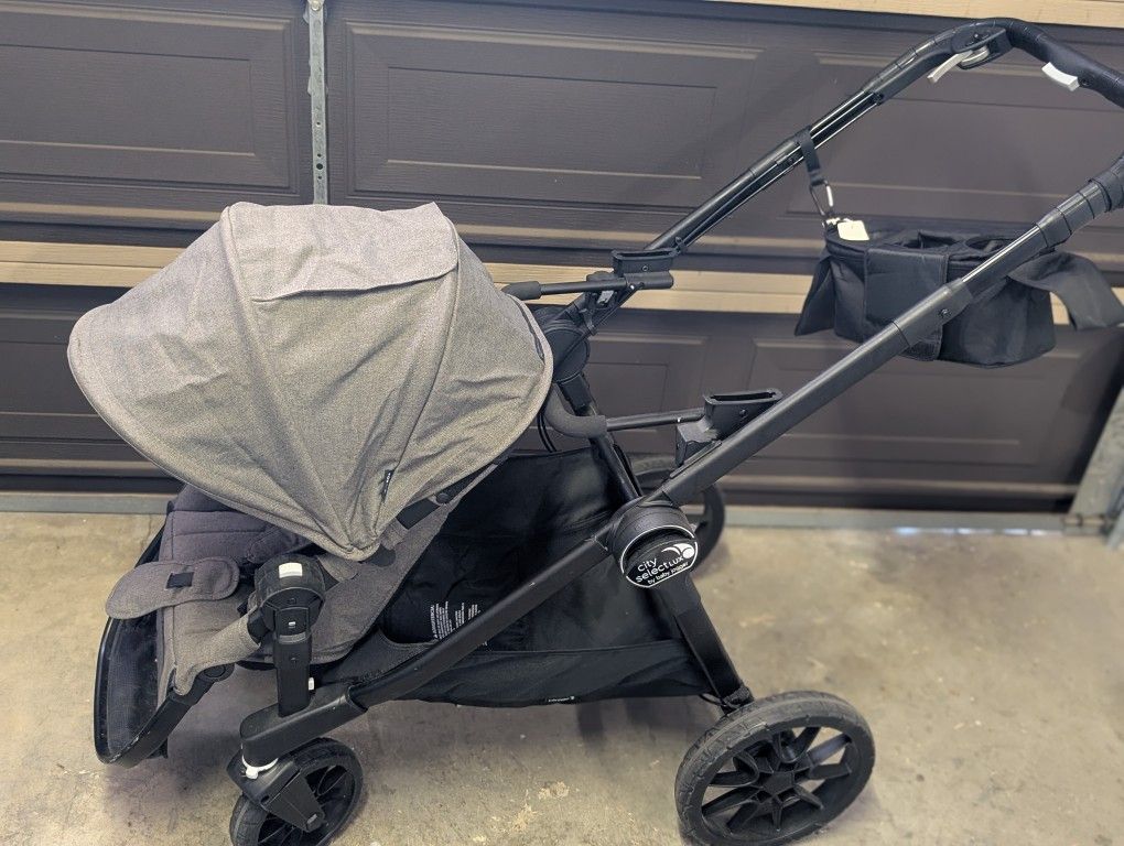 Baby jogger City select Lux Double Stacked Stroller With Britax Car Seat Attachment