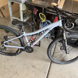 Co-op Cycle DRT 1.1 Mountain Bike