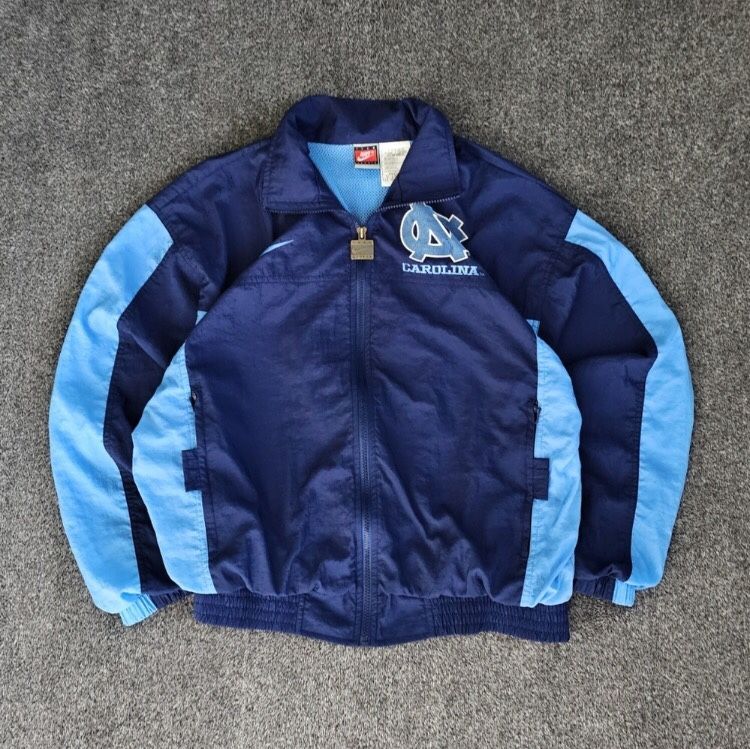 Vintage Nike Men’s North Carolina Tar Heels Windbreaker Jacket Size Medium
