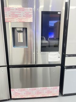 Samsung 30 Cubic ft. // 70 Inch(H) 36inch(W)