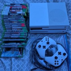 2 Xbox One S, 2 Controllers, 23 xbox games